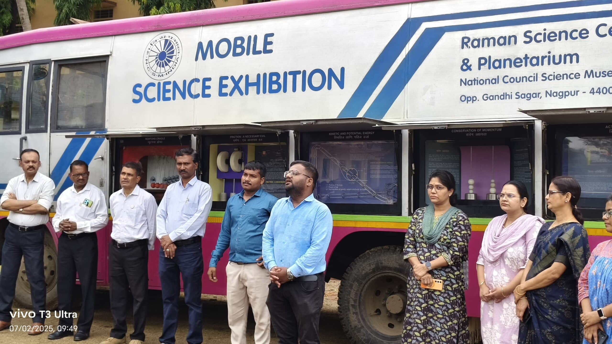 Mobile-Science-Exhibition (2)